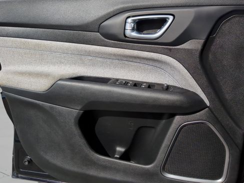 Used 2022 Jeep Compass Latitude w/ Convenience Group image 25