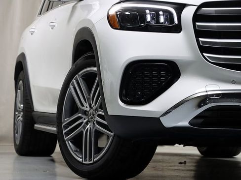 Certified 2026 Mercedes-Benz GLS 450 4MATIC image 4