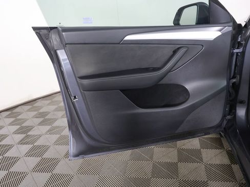 Used 2023 Tesla Model Y Long Range AWD/4WD image 23