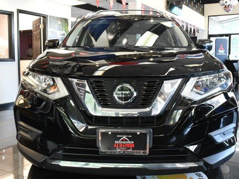 Used 2019 Nissan Rogue SV AWD/4WD image 2