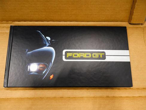 Used 2005 Ford GT RWD image 47