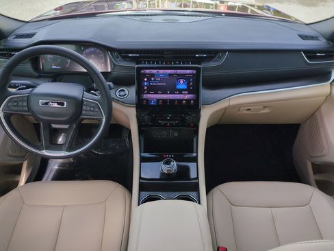 Used 2025 Jeep Grand Cherokee L Limited image 14