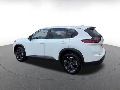 Used 2025 Nissan Rogue SV image 10