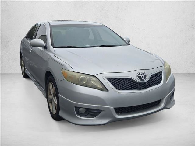 Used 2011 Toyota Camry SE w/ SE Extra-Value Pkg #1 FWD image 3