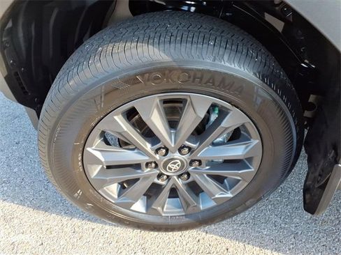 Used 2025 Toyota Land Cruiser Base 4D Sport Utility w/ Premium Package image 21