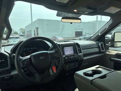 Used 2019 Ford F250 XLT w/ XLT Premium Package AWD/4WD image 8