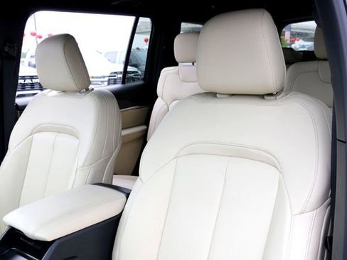 New 2025 Jeep Grand Cherokee L Limited image 10