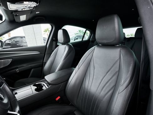 Used 2023 Maserati Grecale GT image 33