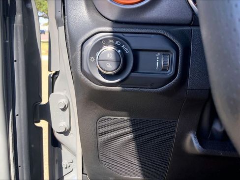 Used 2023 Jeep Gladiator Mojave w/ LED Lighting Group AWD/4WD image 36