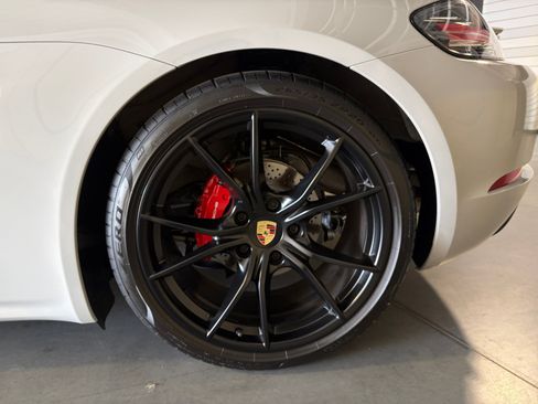 Certified 2024 Porsche 718 Cayman S RWD image 20