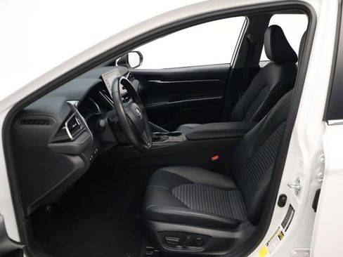 Used 2023 Toyota Camry SE FWD image 14