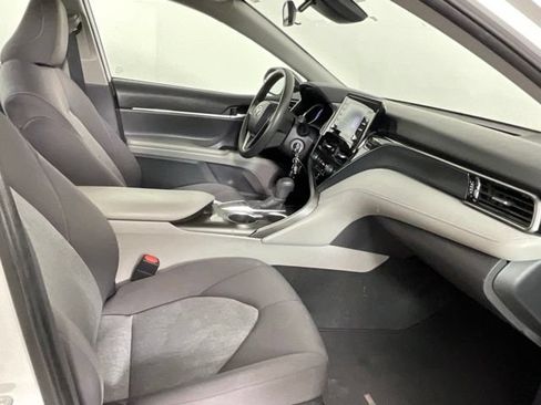 Used 2022 Toyota Camry LE w/ Carpet Mat Package (TMS) FWD image 17