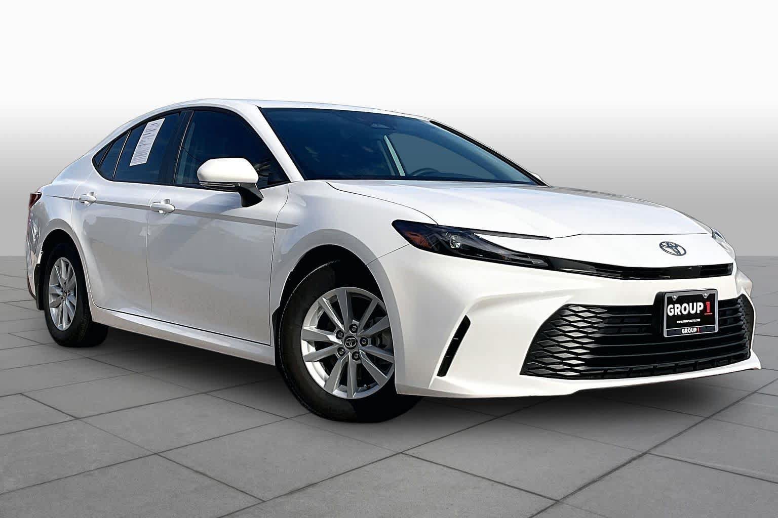 Used 2026 Toyota Camry LE w/ Convenience Package FWD image 3