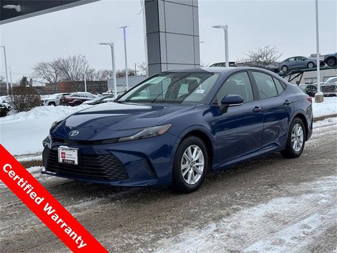 Used 2025 Toyota Camry LE image 7