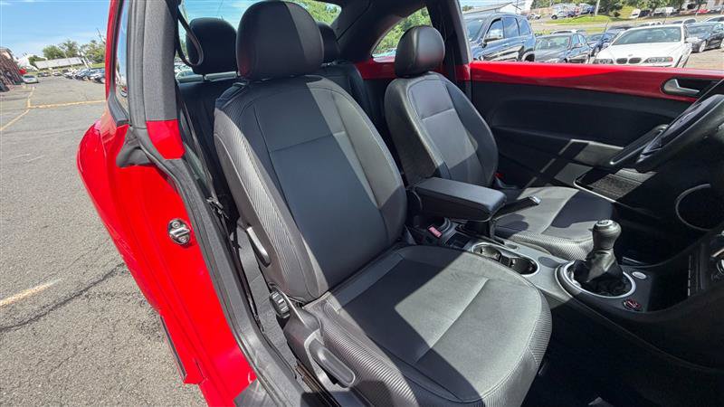 Used 2013 Volkswagen Beetle 2.5 FWD image 10