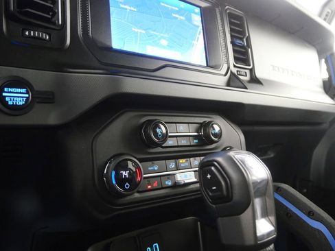 Used 2023 Ford Bronco Black Diamond w/ Sasquatch Package image 22