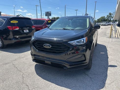 Used 2023 Ford Edge SE w/ Black Appearance Package AWD/4WD image 2