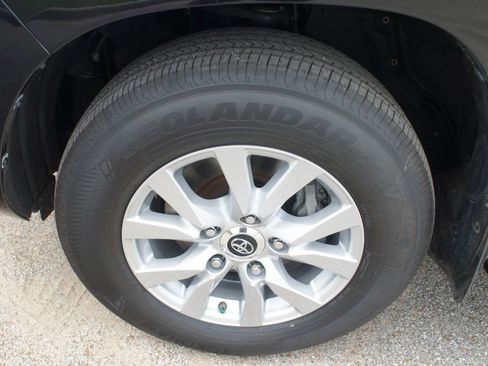 Used 2019 Toyota Land Cruiser AWD/4WD image 28