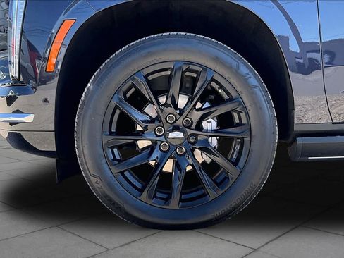 Used 2026 Cadillac Escalade ESV Luxury w/ Touring Package AWD/4WD image 11