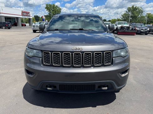 Used 2017 Jeep Grand Cherokee Laredo 75th Anniversary AWD/4WD image 8
