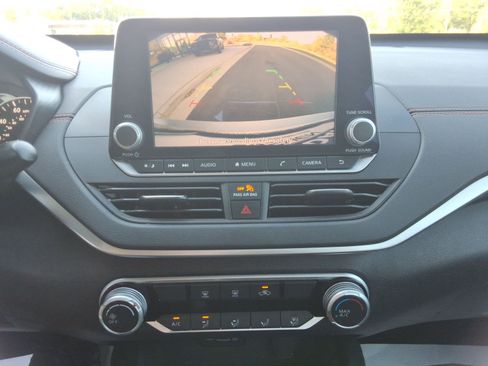 Used 2022 Nissan Altima 2.5 SR image 17