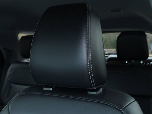 Used 2024 Ford Explorer XLT w/ Equipment Group 202A image 17