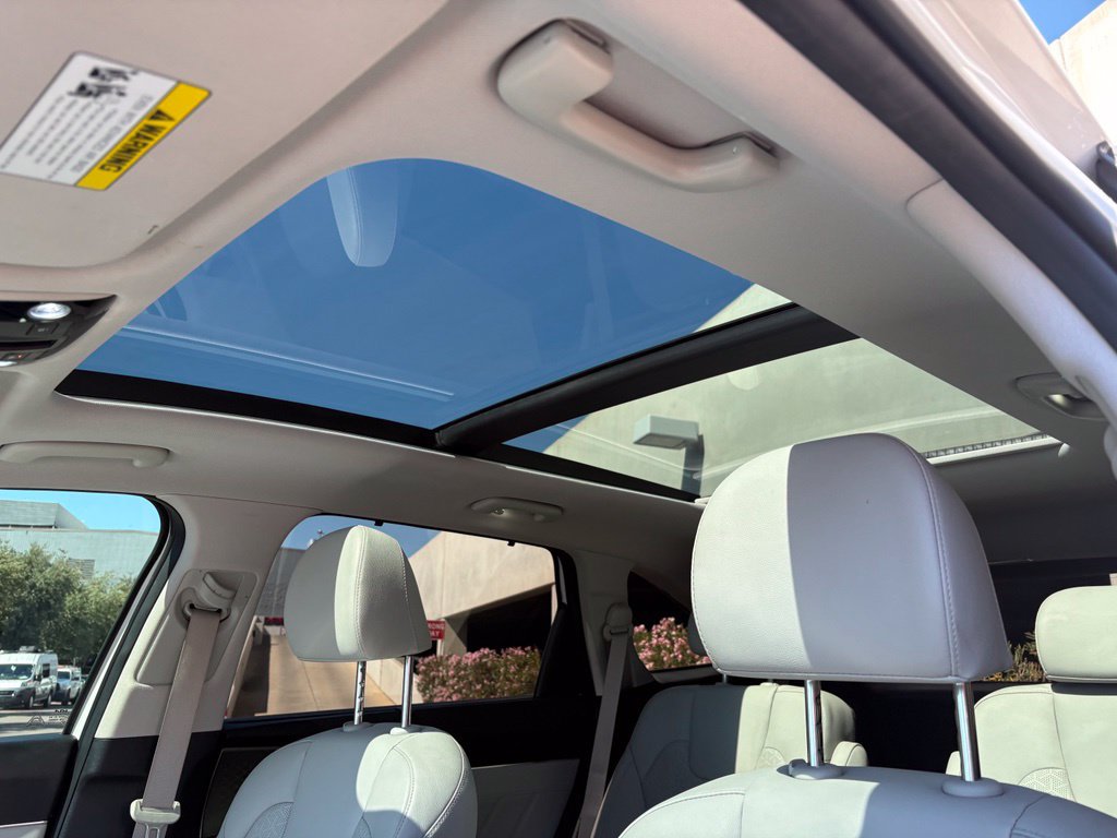 Used 2023 Kia Sorento SX Prestige w/ Panoramic Sunroof Package AWD/4WD image 9