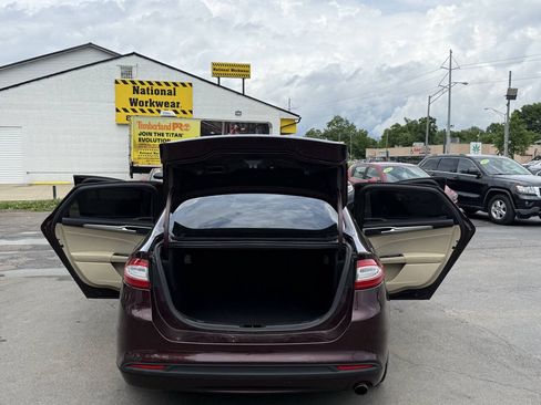 Used 2013 Ford Fusion SE FWD image 21