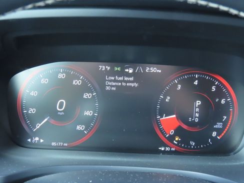 Used 2019 Volvo V60 T6 R-Design image 19