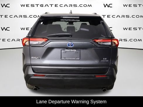Used 2021 Toyota RAV4 LE w/ Carpet Mat Package (TMS) AWD/4WD image 4