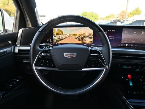 Used 2025 Cadillac Escalade Sport Platinum AWD/4WD image 10