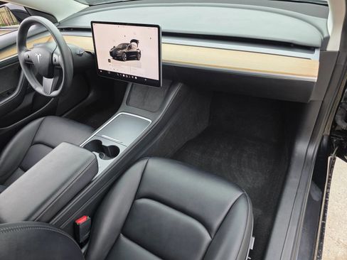Used 2023 Tesla Model 3 Standard Range RWD image 28