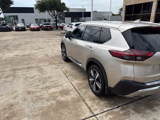 Used 2021 Nissan Rogue Platinum FWD image 6