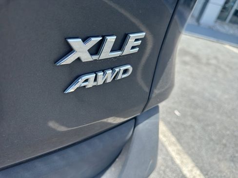 Used 2020 Toyota RAV4 XLE w/ Convenience Package AWD/4WD image 7