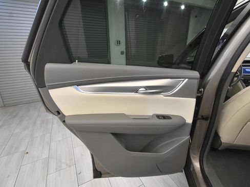 Used 2023 Cadillac XT5 Premium Luxury w/ Technology Package image 18