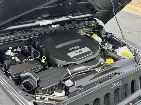 Used 2017 Jeep Wrangler Sport image 11