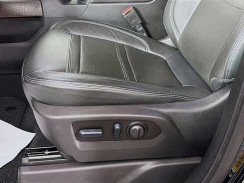 Used 2022 GMC Sierra 3500 Denali image 22