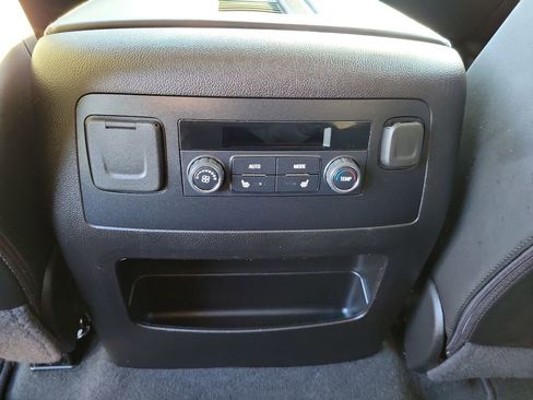 Used 2020 GMC Yukon Denali w/ Denali Premium Package image 15