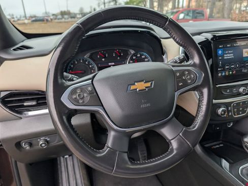 Used 2022 Chevrolet Traverse LT image 10