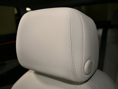 Used 2021 Audi Q3 2.0T Premium Plus w/ Premium Plus Package image 9