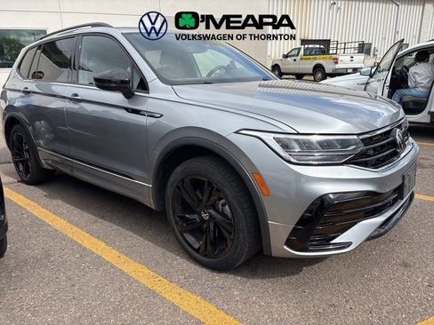 Used 2023 Volkswagen Tiguan SE R-Line image 2