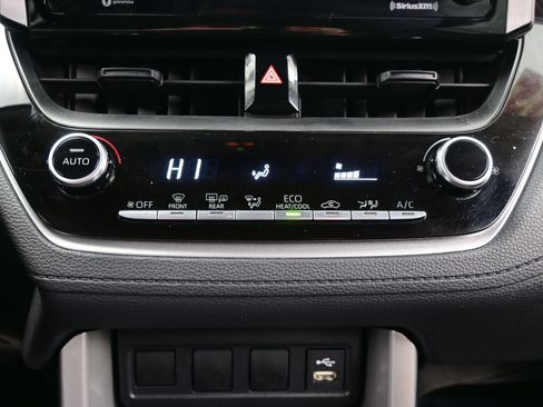 Used 2022 Toyota Corolla Cross LE image 19