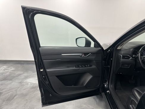 Used 2019 MAZDA CX-5 Touring image 11