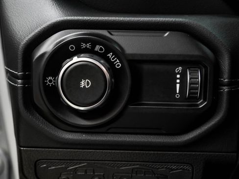 Used 2024 Jeep Wrangler Unlimited Sahara w/ Technology Group AWD/4WD image 42