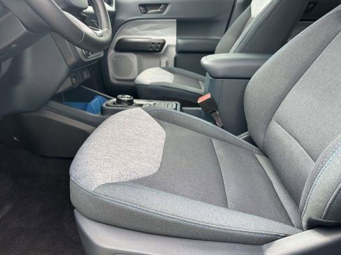 New 2025 Ford Maverick XLT w/ XLT Luxury Package image 9