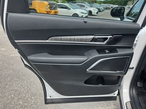 Certified 2025 Kia Telluride SX w/ SX Captain's Chair Package FWD image 14