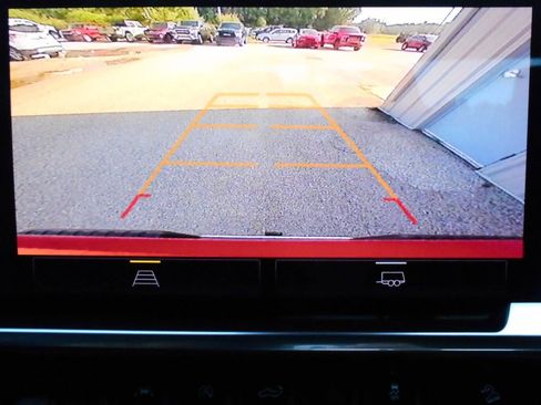 Used 2023 Chevrolet Silverado 1500 LT w/ Z71 Off-Road Package image 8