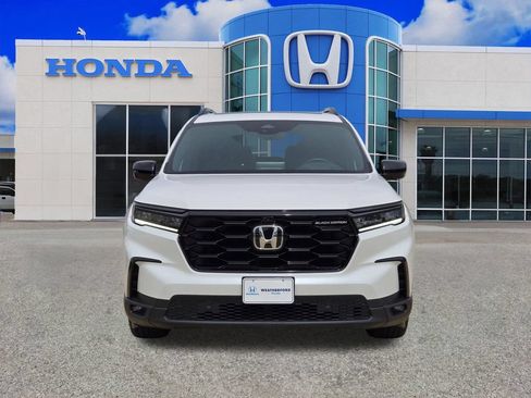 Used 2025 Honda Pilot Black Edition image 8