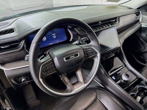 Used 2023 Jeep Grand Cherokee L Limited image 13