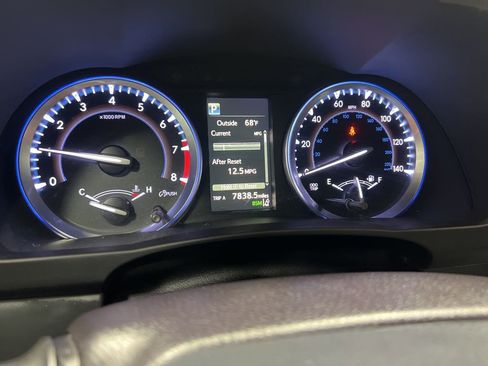Used 2019 Toyota Highlander XLE FWD image 17